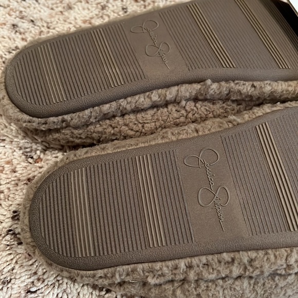 NWT Jessica Simpson brand women’s slippers size M (7-8) - Picture 2 of 3